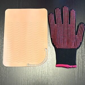 Silicone Mat and Heat Resistant Glove Set